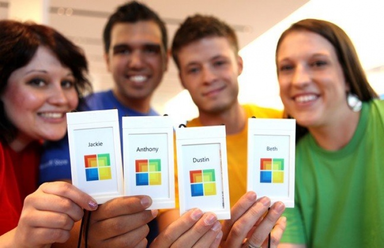 މައިކްރޮސޮފްޓުގެ މުވައްޒަފުންގެ ބޯނަސް: 1500 ޑޮލަރު