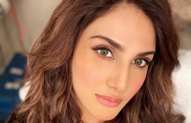 ބޮލީވުޑްގެ ޚަބަރުތައް ކުރުކޮށް