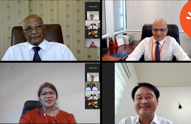 ދިރާގާއި ސެމްސަންގުން ސަރުކާރަށް ޓެބް ހަދިޔާކޮށްފި