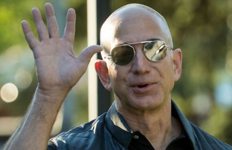 ބެޒޯސްގެ ފަރާތުން 200 މިލިއަން ޑޮލަރުގެ އެހީއެއް