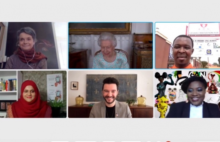 ސަފާތުގެ މަސައްކަތަށް އިނގިރޭސި ރާނީގެ ތައުރީފު