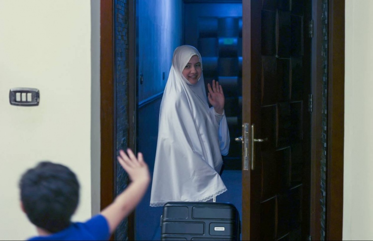 މަހްރަމަކާ ނުލައި އަންހެނުން ފުރަތަމަ ފަހަރަށް ހައްޖަށް