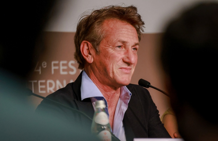 ކްރޫން ވެކްސިން ނުޖަހާތީ ޝޯން ފިލްމުގެ ސެޓަކަށް ނުދާނެ