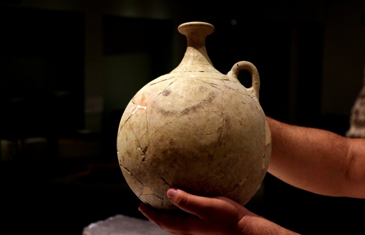 ސްމައިލީ އިމޯޖީ އިން ރުނބާ.