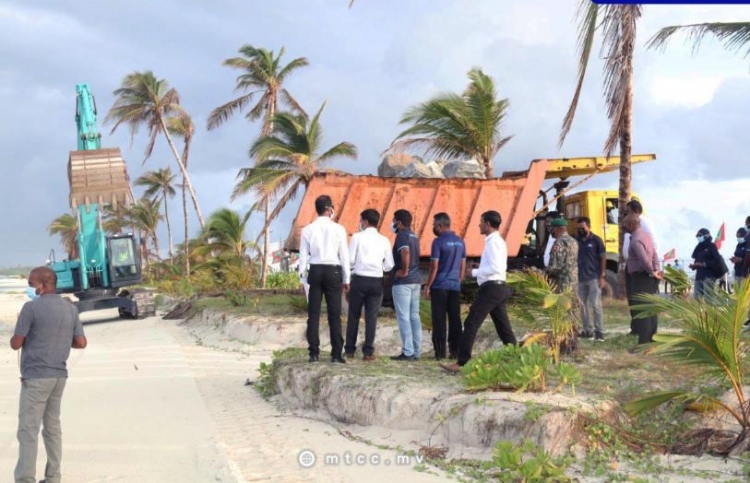 ހޯރަފުށީ އެއާޕޯޓުގެ ގޮނޑުދޮށް ހިމާޔަތް ކުރަން ފަށައިފި