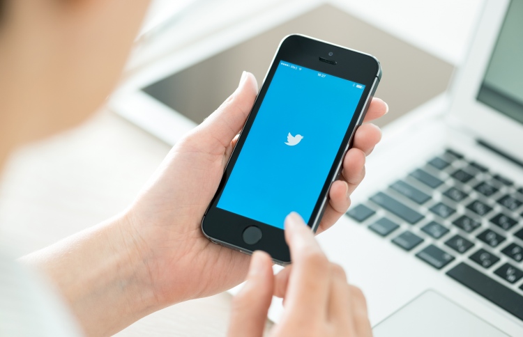 ޓްވިޓާ އެކައުންޓަށް އަޅާ ފިޔަވަޅު އަންގާ ފީޗާއެއް