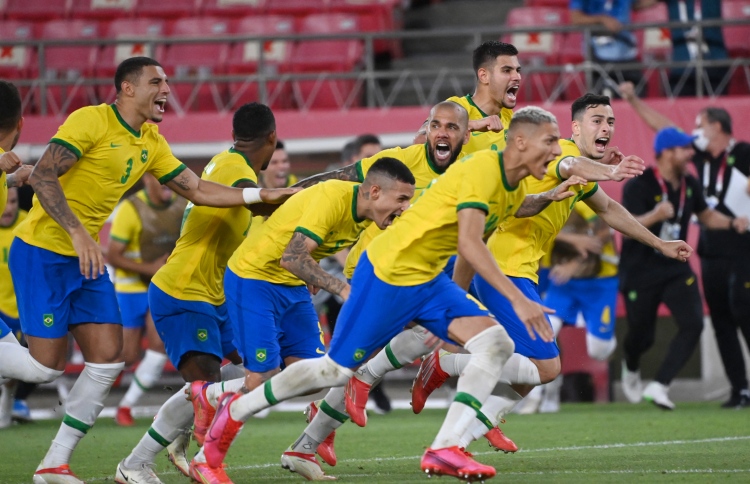 ފައިނަލުގައި ޗެމްޕިއަން ބްރެޒިލްއާ ދެކޮޅަށް ސްޕެއިން