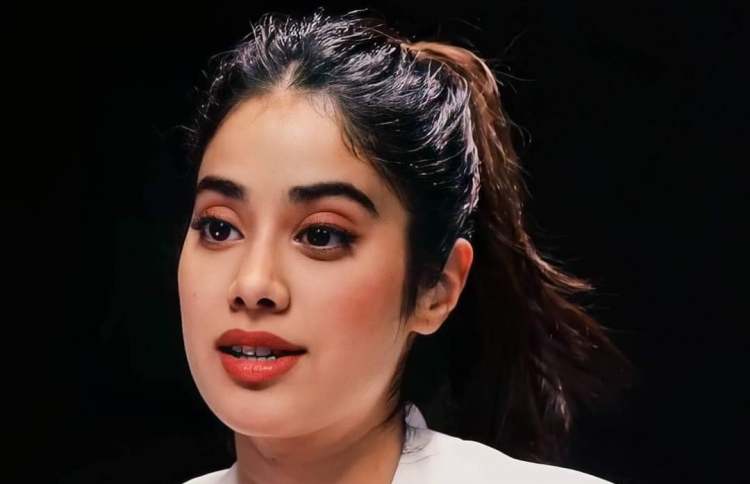 ބޮލީވުޑްގެ ޚަބަރުތައް ކުރުކޮށް