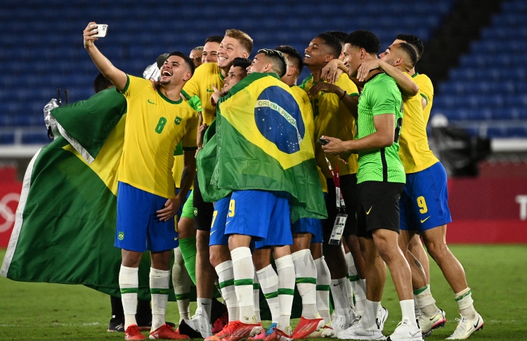 ސްޕެއިން ބަލިކޮށް އޮލިމްޕިކް ގޯލްޑް ބްރެޒިލަށް