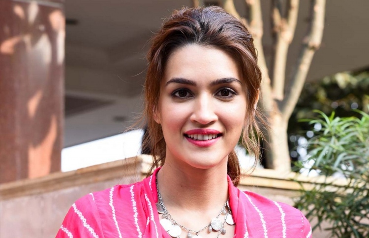 ކްރިތީ މިމީ ކުޅެން އިތުރުކުރި 15 ކިލޯ ދުއްވާލައިފި