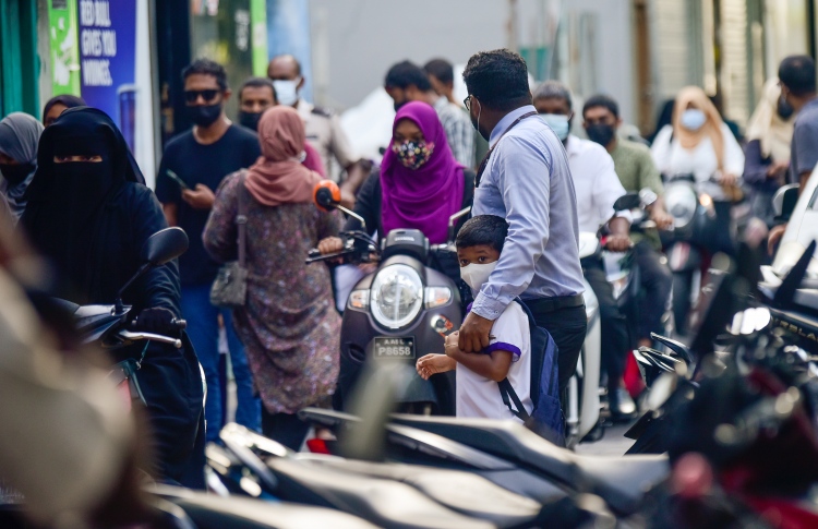 ދެން ސްކޫލަށް ވަދެވޭނީ ވެކްސިން ޖެހި މީހުންނަށް