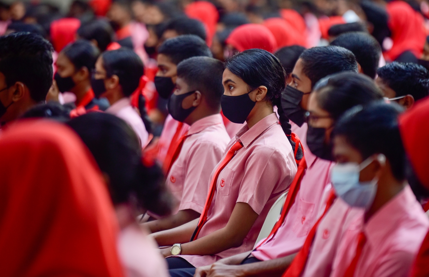 ދިރާސީ އާ އަހަރުގެ ކިޔެވުން މިއަދު ފެށުމަށް އިސްކަންދަރު ސްކޫލުގައި ބޭއްވި ހާއްސަ އެސެމްބްލީގައި އެ ސްކޫލުގެ ދަރިވަރުން ބައިވެރިވަނީ.-- ފޮޓޯ: އަހްމަދު އަވްޝަން އިލްޔާސް / މިހާރު