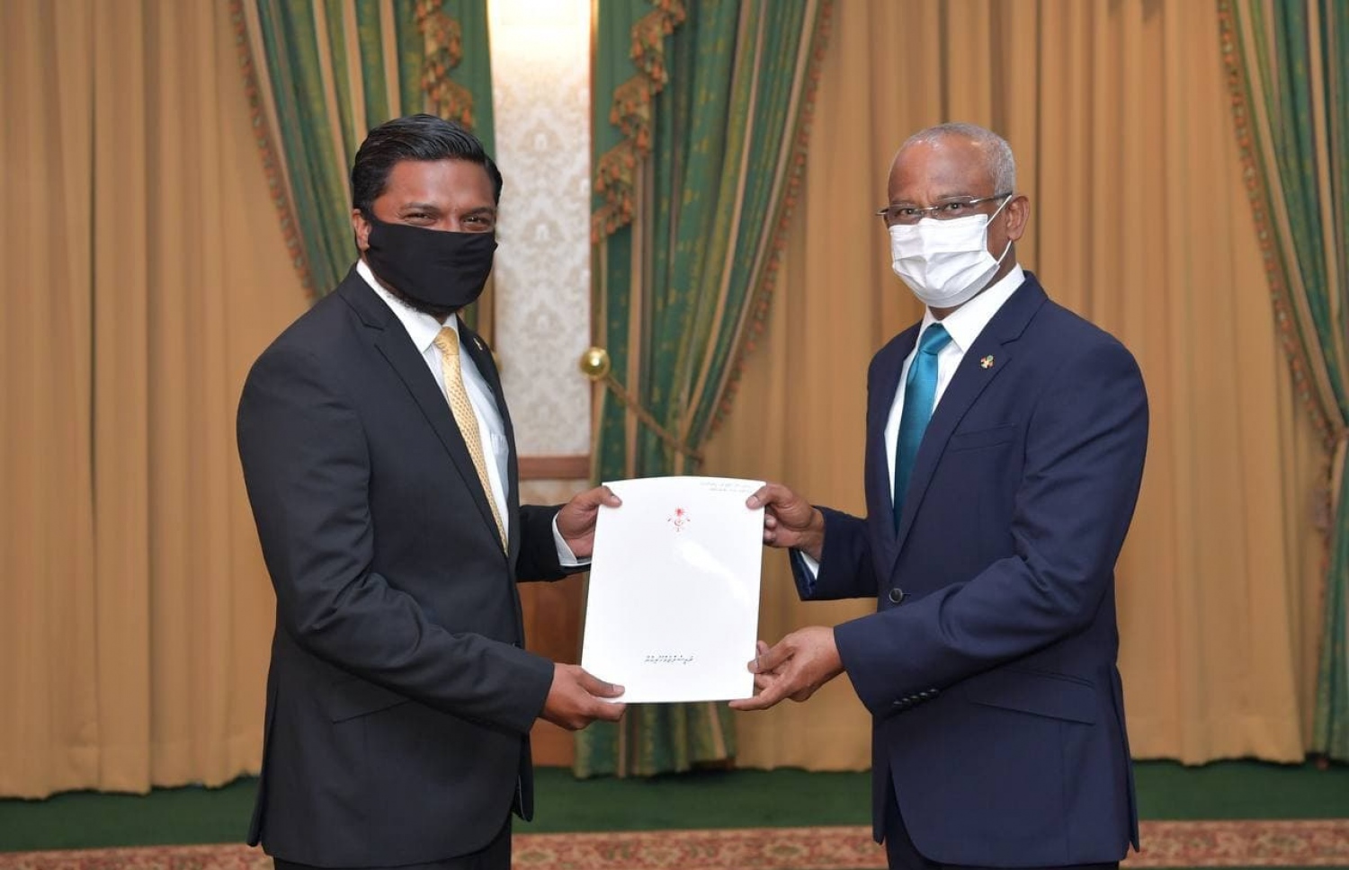 ރައީސް، ފިނޭންސް މިނިސްޓްރީގެ ސްޓޭޓް މިނިސްޓަރުކަމުގެ ލިޔުން އަނަސް އަށް މިއަދު ދެއްވަނީ.---ފޮޓޯ: ރައީސް އޮފީސް