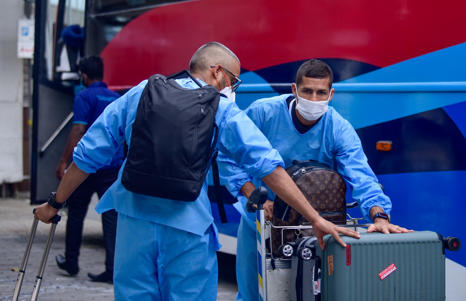 ބެންގަލުރު އެފްސީގެ ޓީމު މާލެ އައިސް ވެލާނާ އިންޓަނޭޝަނަލް އެއާޕޯޓުގައި --- ފޮޓޯ: އަހްމަދު އަވްޝަން | މިހާރު