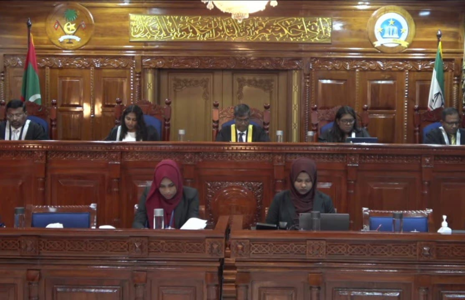 ސުޕްރީމް ކޯޓުގެ އަޑުއެހުމެއްގެ ތެރެއިން --