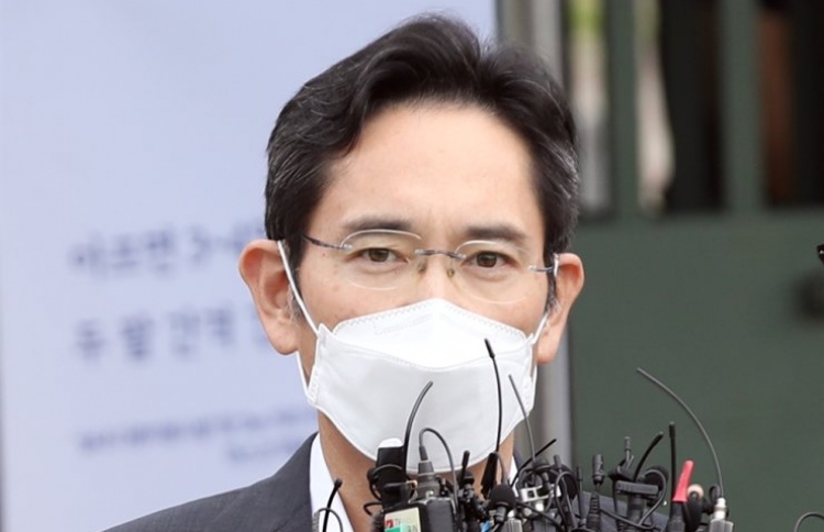 ސެމްސަންގްގެ ވެރިޔާ ޕެރޯލްގެ ދަށުން މިނިވަންކޮށްފި