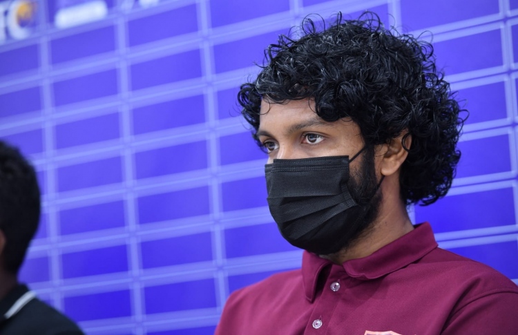 އެދެނީ މުޅި ގައުމު އީގަލްސްއާ އެކުގައި ވާން: ކުރޯ