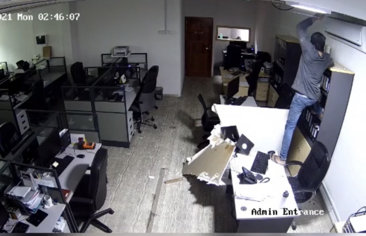 އާރުޑީސީން ވައްކަން ކުރަން އުޅުނު މީހަކު ހައްޔަރުކޮށްފި