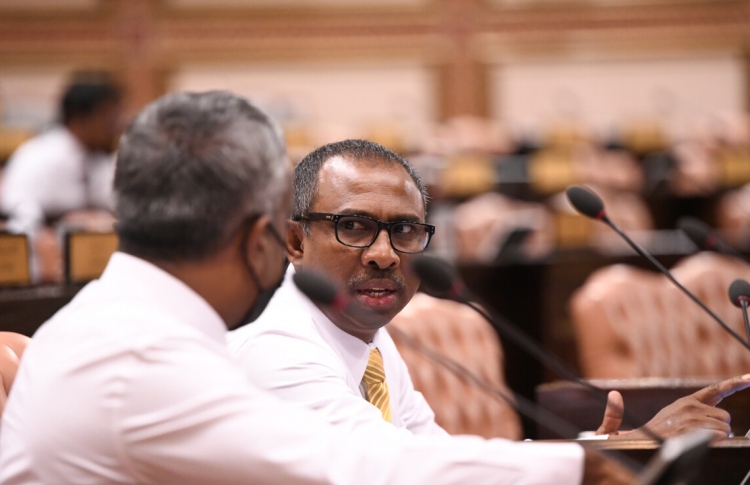 މަޝްވަރާއެއް ނެތި ވިޕް ނެރުމުން މަޖިލިސް ހޫނުވެއްޖެ!