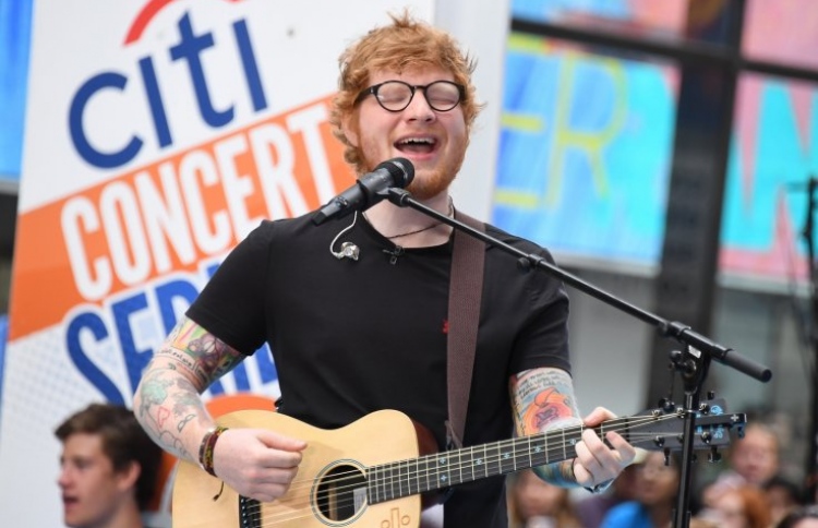 އެޑް ޝީރަން ކޯޓުގައި ގިޓާ ކުޅެ ލަވަ ކިޔައިފި