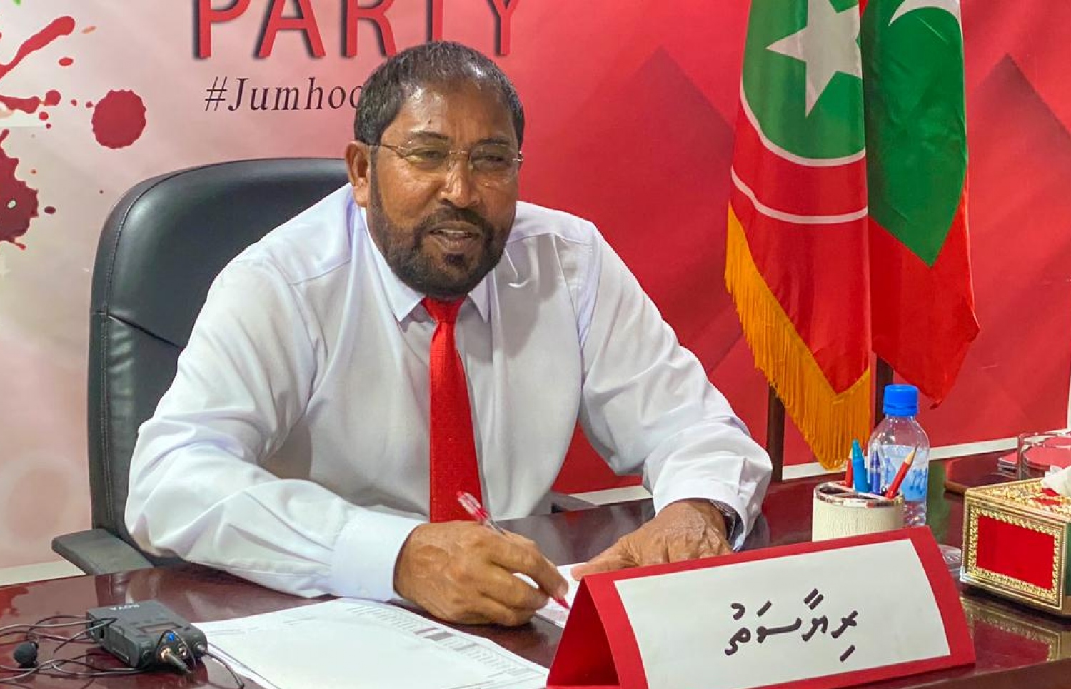 ޖުމްހޫރީ ޕާޓީގެ ލީޑަރު ގާސިމް: އޭނާ ވިދާޅުވަނީ މި ކޯލިޝަންގައި ވެސް އެ ޕާޓީގެ ކަންބޮޑުވުންތަކެއް އެބަހުރި ކަމަށް. -- ފޮޓޯ | ޖޭޕީ