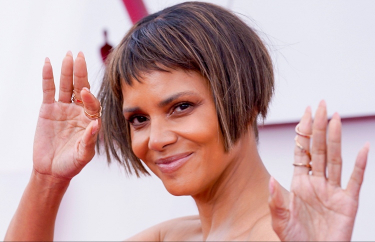 ވައުދާ ހިލާފުވުމުން ބެރީ އަށް ދައުވާކޮށްފި