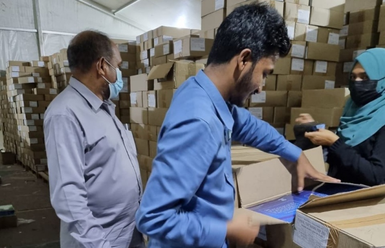 ޓެކްސްޓް ފޮތްތައް ސްކޫލުތަކަށް ފޮނުވަން ފަށައިފި