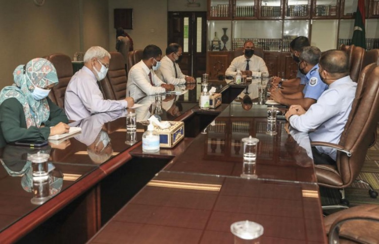 ލާދީނީ އަދި ހަރުކަށި އަމަލުތަކާ މެދު މަޝްވަރާކޮށްފި