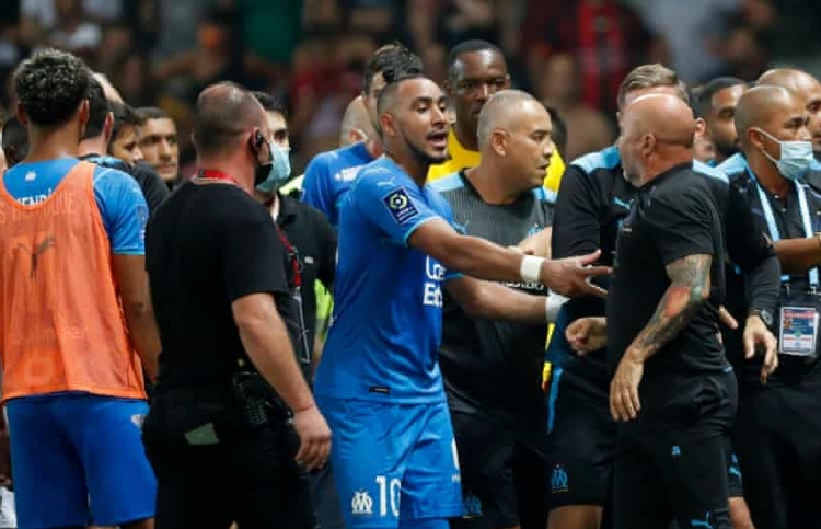 ސަޕޯޓަރުންގެ ހަމަނުޖެހުމާހެދި މާސޭއިން މެޗުކުޅެން ދެކޮޅު