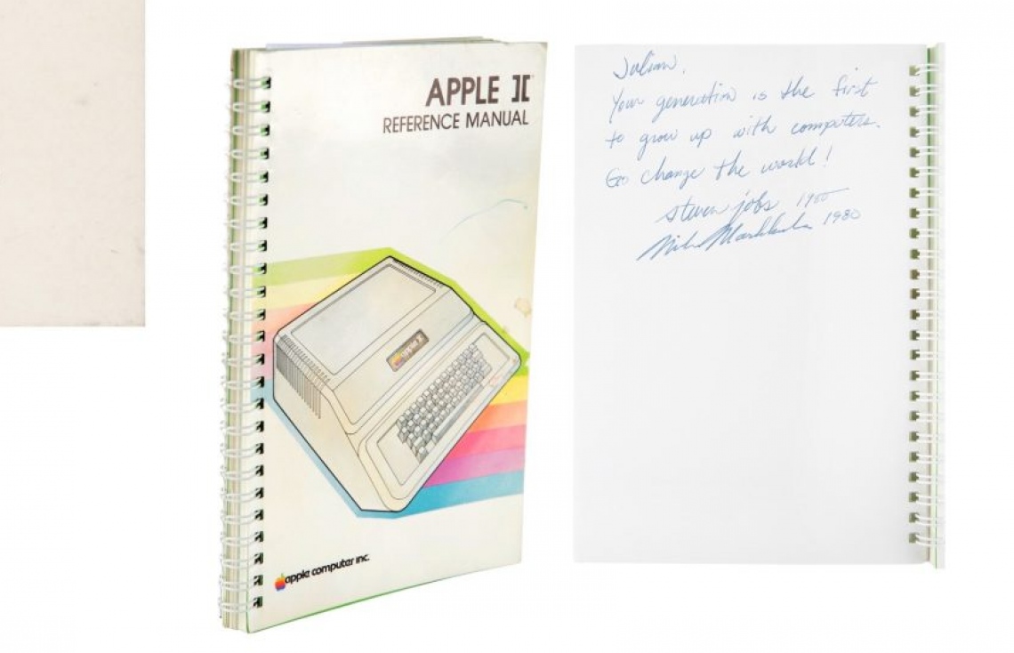 ޖޮބްސް ސޮއިކުރެއްވި މެނުއަލްއަކަށް ބޮޑު އަގެއް