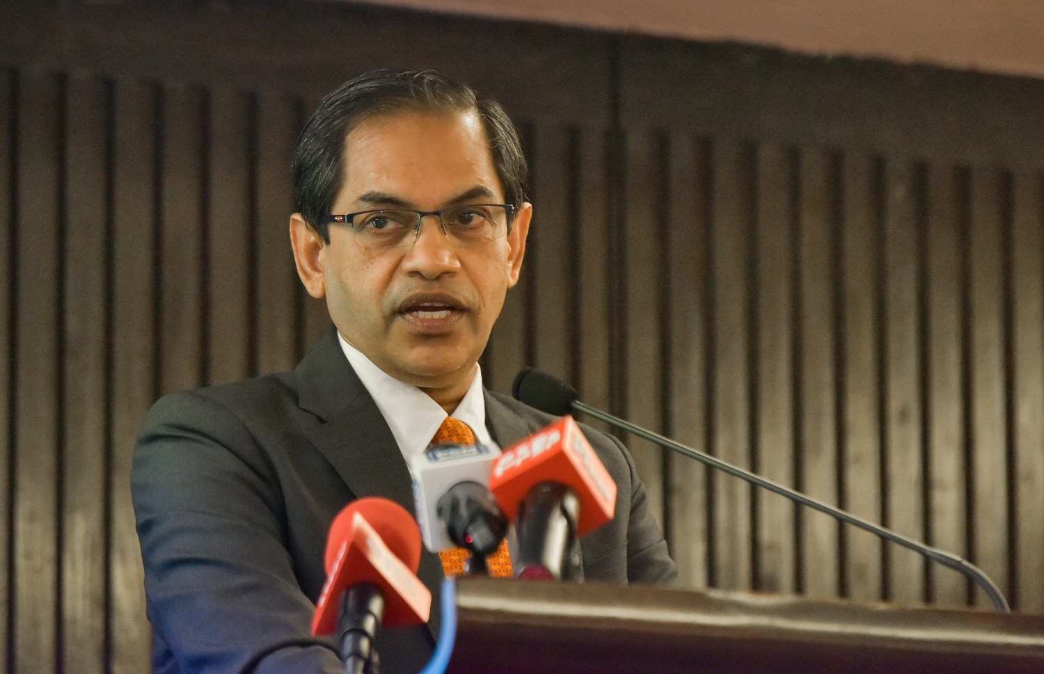 ރާއްޖޭގައި ހުންނަވާ އިންޑިއާގެ ސަފީރު ސަންޖޭ ސުދީރު، މިއަދުގެ ރަސްމިއްޔާތުގައި ވާހަކަ ދައްކަވަނީ.---ފޮޓޯ: އަހުމަދު އަވްޝަން/މިހާރު