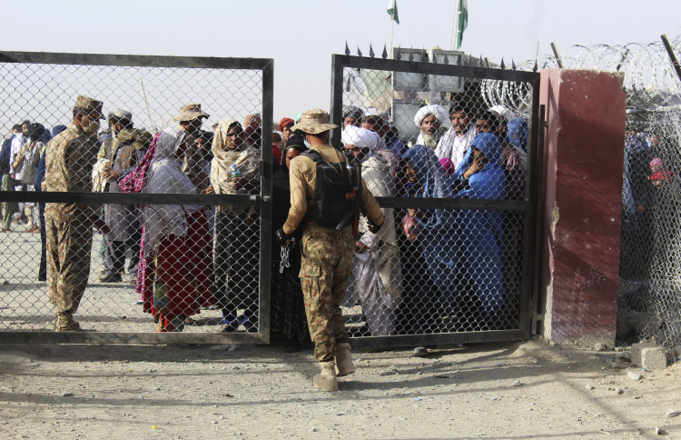 ޕާކިސްތާނަށް ވަންނަން އުޅުނު 54 މީހަކު މަރާލައިފި