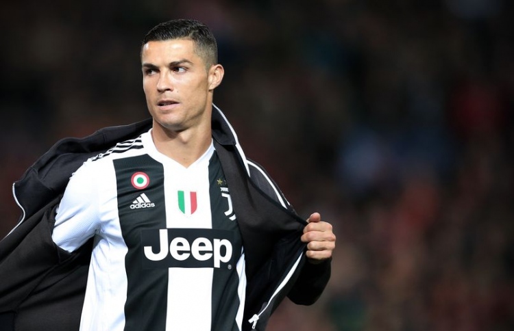 އަގު ބޮޑު ރޮނާލްޑޯ ޔުނައިޓެޑަށް ދިޔައީ ކުޑަ އަގަކަށް