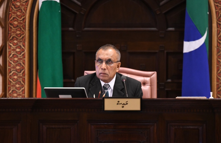 މަޖިލިސް: ރައީސާއި ނައިބު ރައީސް ވެސް ނެތި!