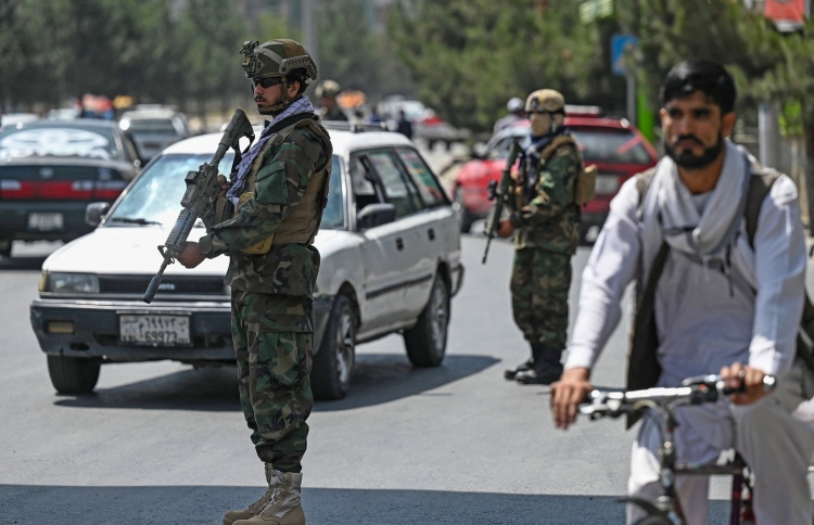 ކާބުލްގެ ވައިގެ ބަނދަރަށް ރޮކެޓް ހަމަލާތަކެއް