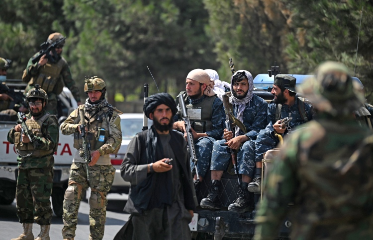 ކާބުލް އެއާޕޯޓަށް ހަމަލާ ދޭން އުޅުނު ބަޔަކު މަރާލައިފި