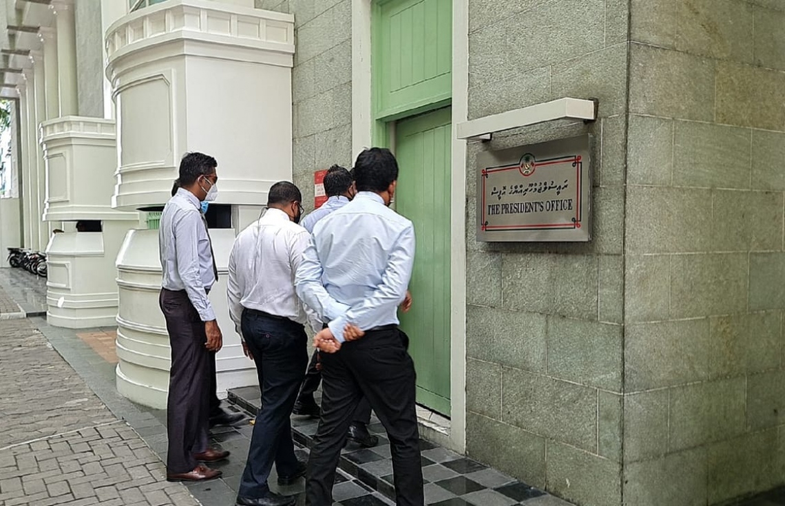 ރައީސްއާ ބައްދަކުރަން އިދިކޮޅުން ރައީސް އޮފީހަށް