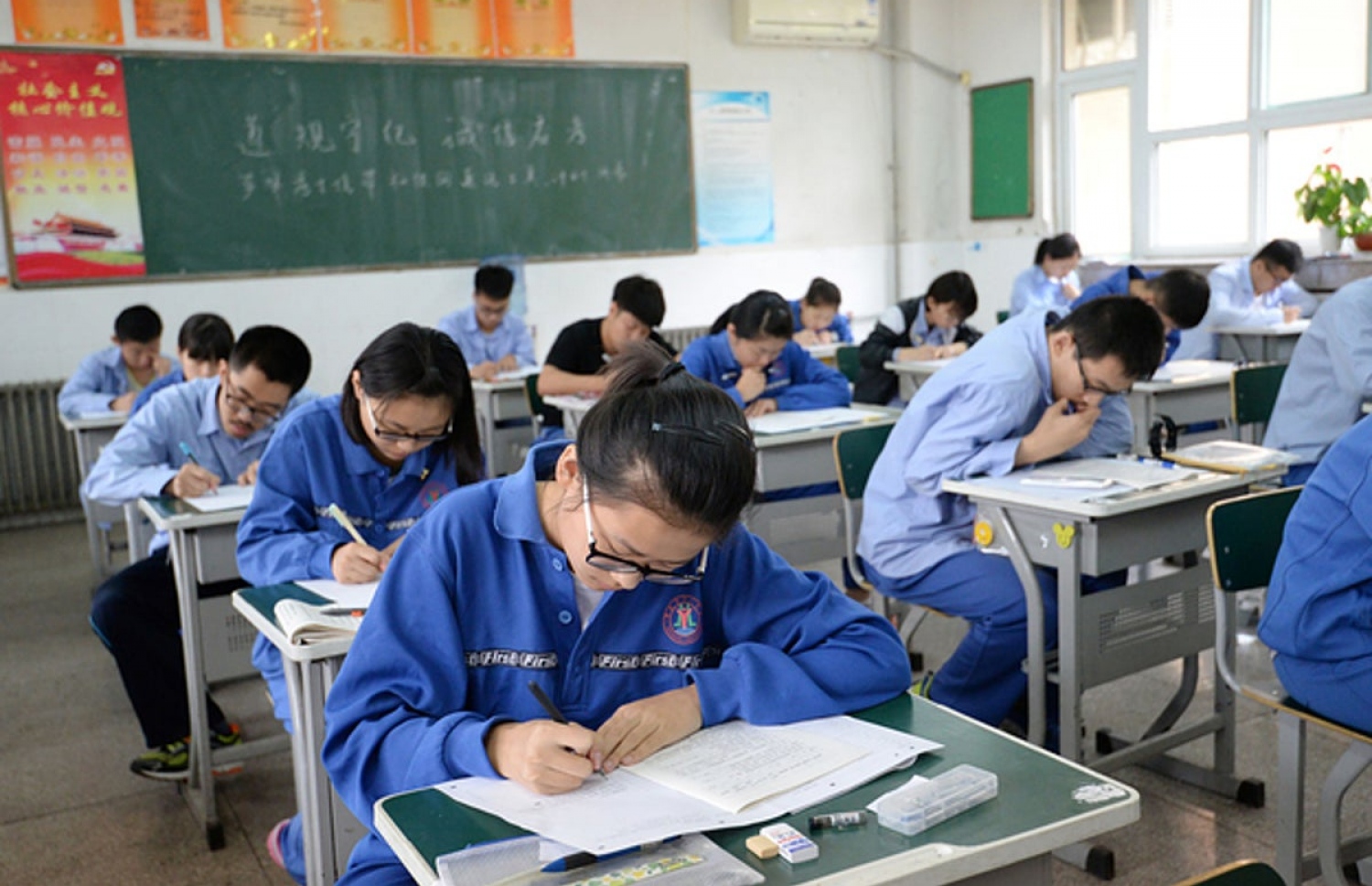 ޗައިނާގެ ދަރިވަރުންތަކެއް ކްލާހެއްގައި.