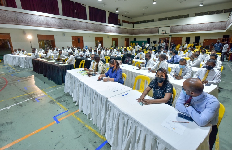 ބަރުލަމާނީ ޕެޓިޝަންގައި 50،000 އަށް ވުރެ ގިނަ މީހުން ސޮއިކޮށްފި