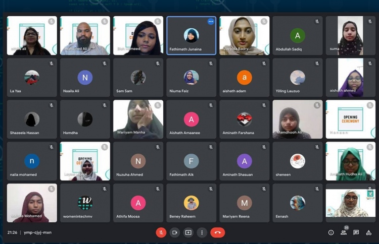 ކުޅުދުއްފުށީގައި "ގާލްސް ޓު ކޯޑު" ޕްރޮގްރާމް ފަށައިފި