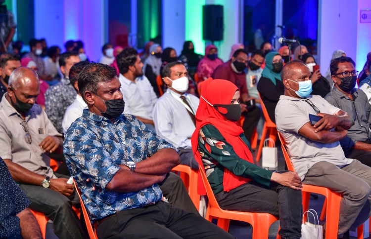 މާލޭގެ މީހުން އުޅޭ ނިކަމެތި ހާލު ބަންޑުކޮށްލައިފި