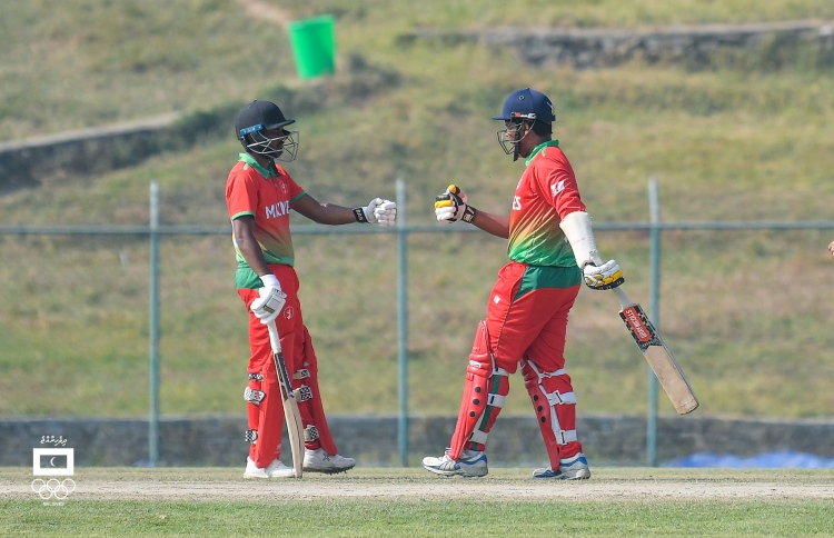 ރާއްޖެ އިން އިންޑިއާގެ ކްރިކެޓް ޓީމަކާ އެކު މެޗުތަކެއް