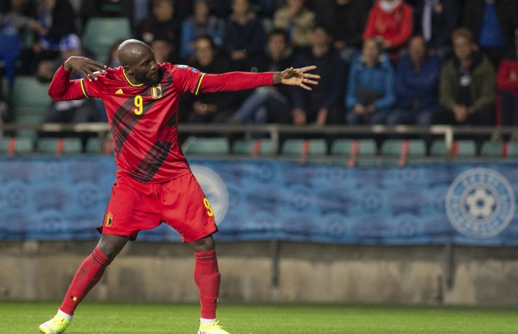 އަހަންނާ ރޮނާލްޑޯއާ އަޅާނުކިޔޭނެ: ލުކާކޫ