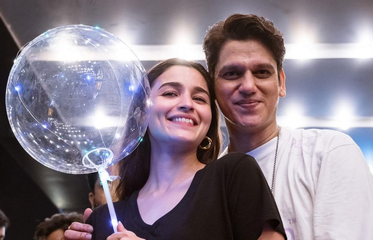 ބޮލީވުޑްގެ ޚަބަރުތައް ކުރުކޮށް