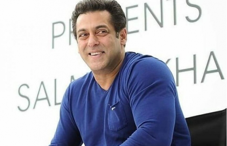 ޑޮކިއުމަންޓަރީ އަކީ "ބިޔޯންޑް ދަ ސްޓާ ސަލްމާން ޚާން"