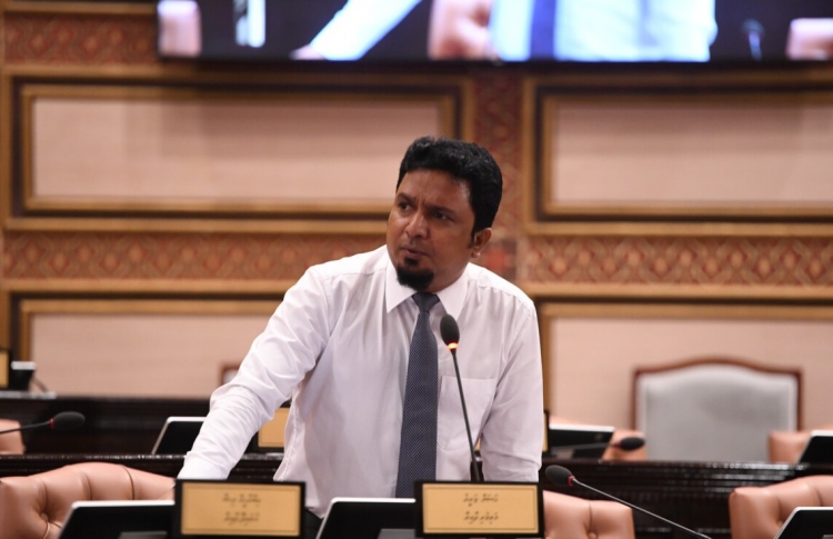 ހިޔާގައި ހިނގާ ކަންކަން ބަލަން ހުށަހަޅައިފި