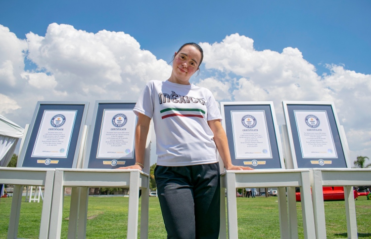 ޑައުންސިންޑްރޯމް ބަލިކޮށް ދުނިޔޭގެ ހަތަރު ރެކޯޑް