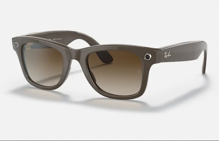 އެފްބީގެ ސްމާޓް އައިނާމެދު އިޓަލީން ސުވާލު އުފައްދައިފި