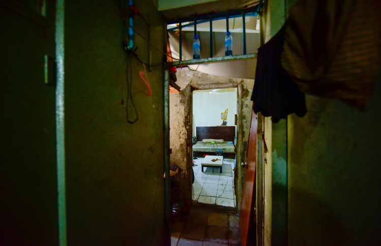 ޑްރަގް ކެފޭގެ 40 އަށް ވުރެ ގިނަ ތަން ބަންދުކޮށްފި