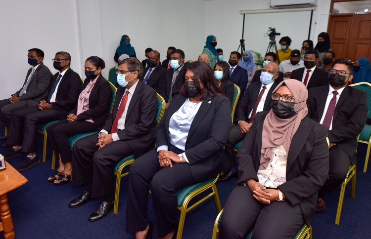 ޖުޑިޝަރީގެ ސްޓާފުންނަށް މުސާރައިގެކުރިއެރުން ދެން ނުދޭނެ